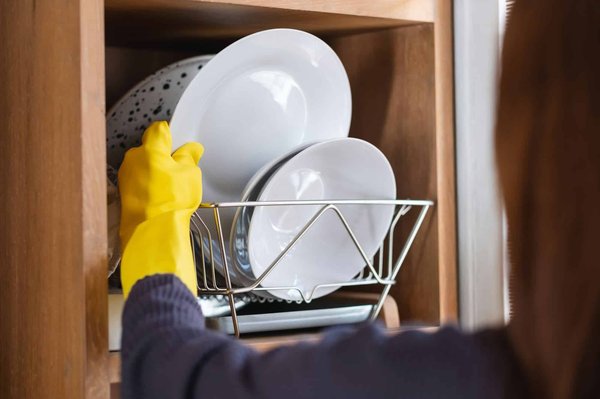 Egouttoir à vaisselle : un accessoire pour optimiser votre espace de cuisine
